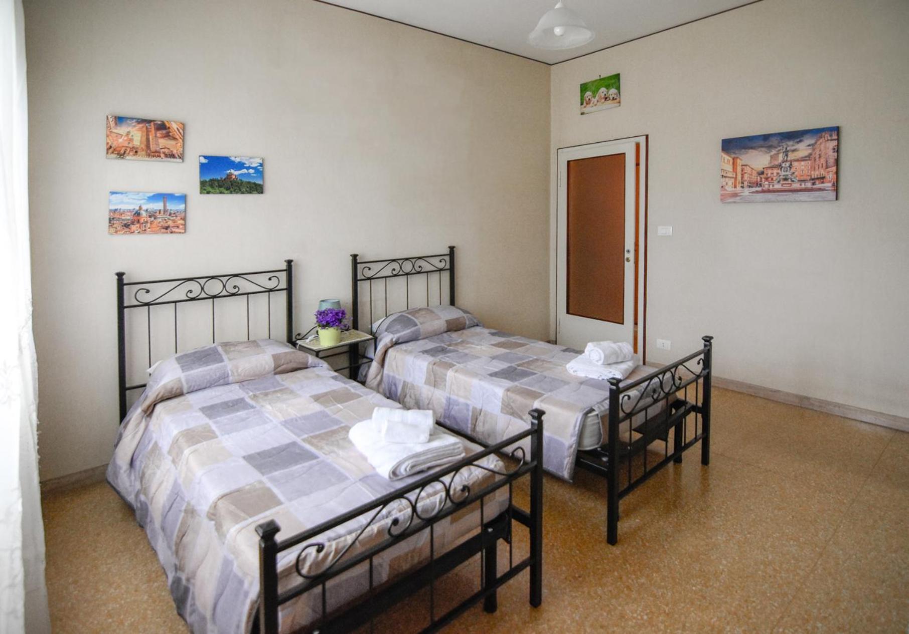 Bed And Breakfast Gaudenzi Bologna Bagian luar foto