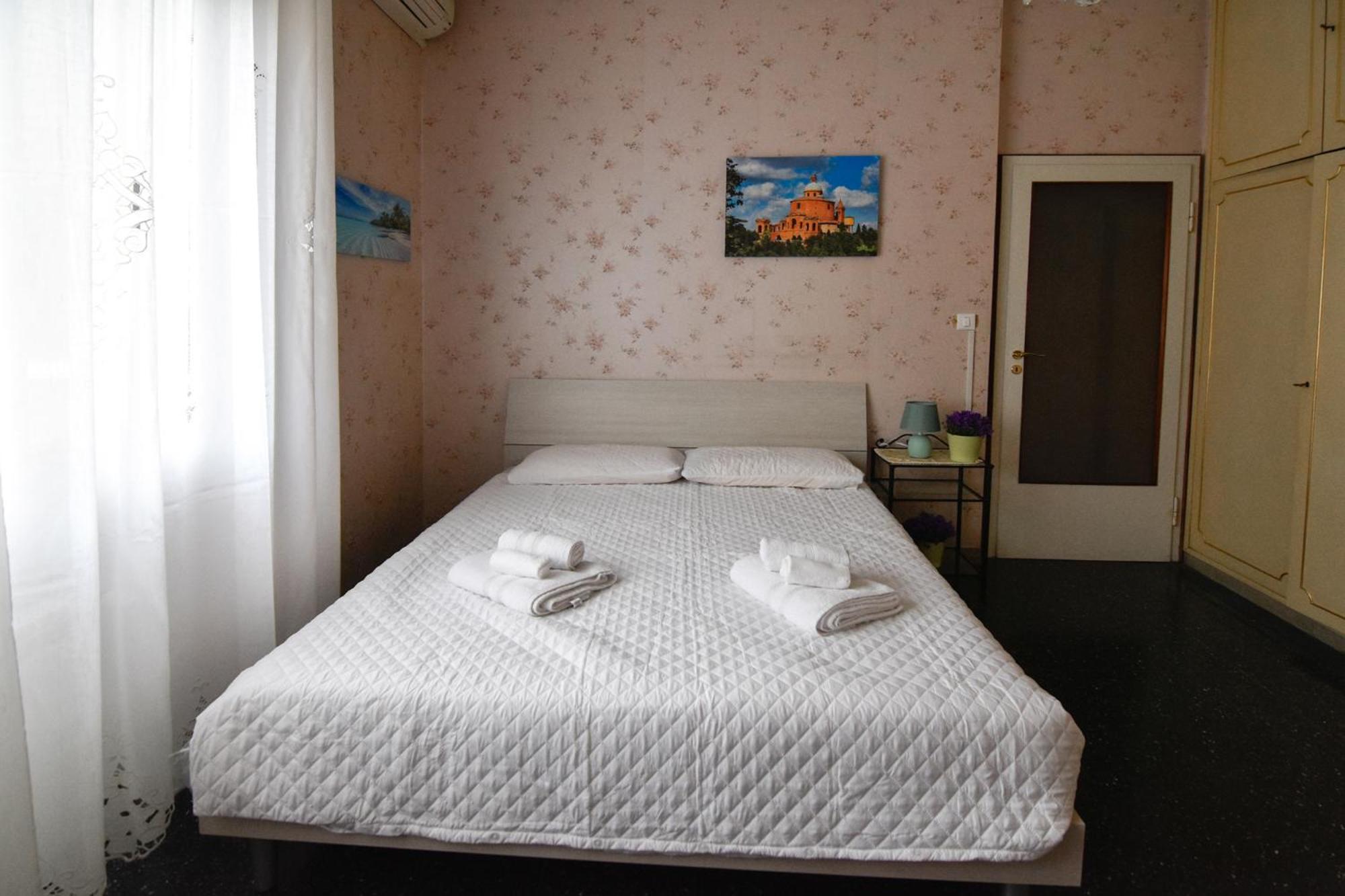 Bed And Breakfast Gaudenzi Bologna Bagian luar foto