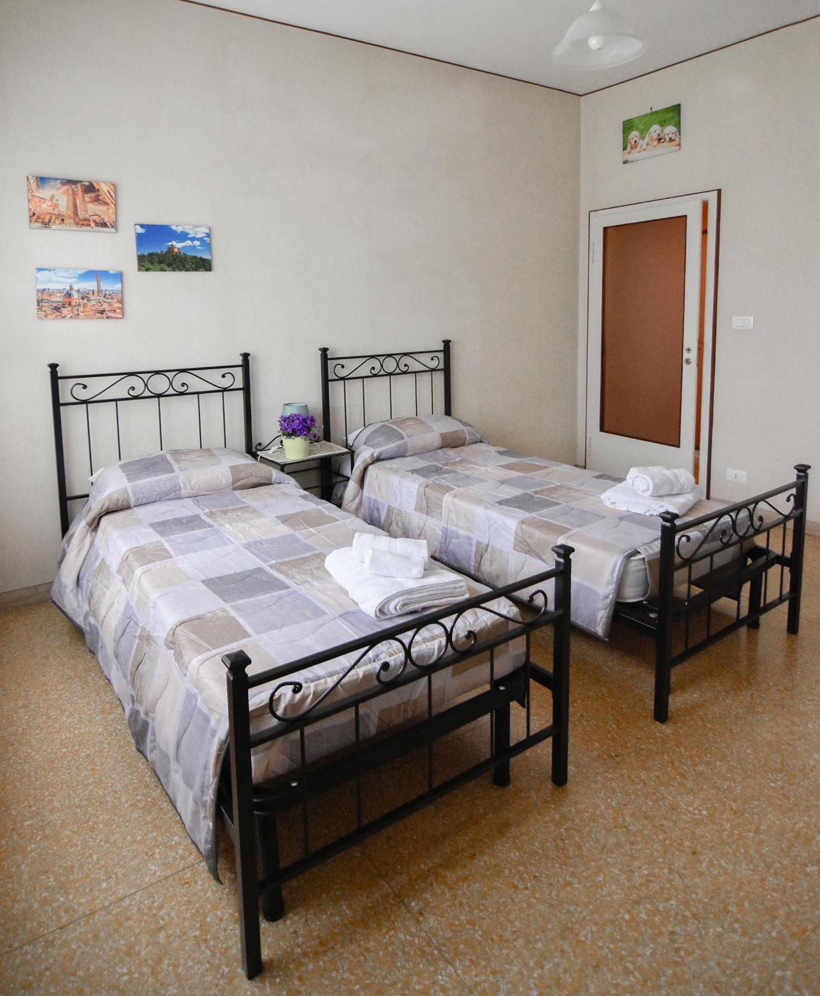 Bed And Breakfast Gaudenzi Bologna Bagian luar foto